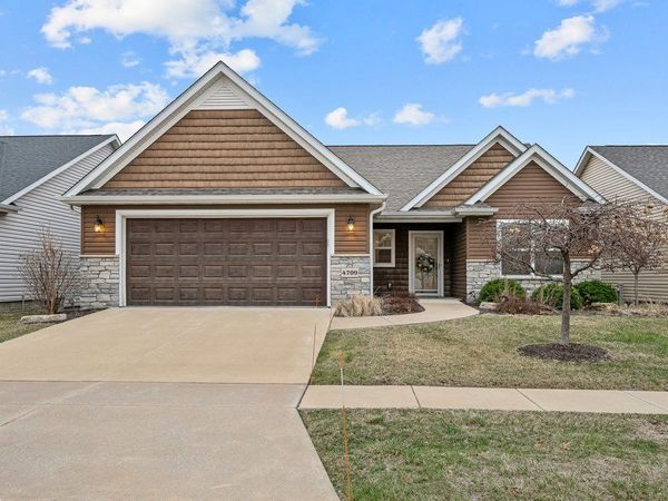 4709 Pheasant Creek Avenue , Davenport, IA 52807
