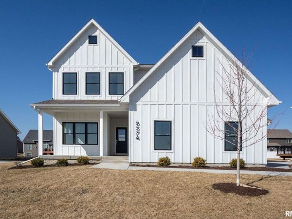 6574 Pelican Street , Bettendorf, IA 52722