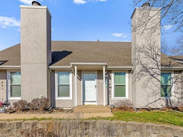 10788 OAKMONT Street, Overland Park, KS 66210