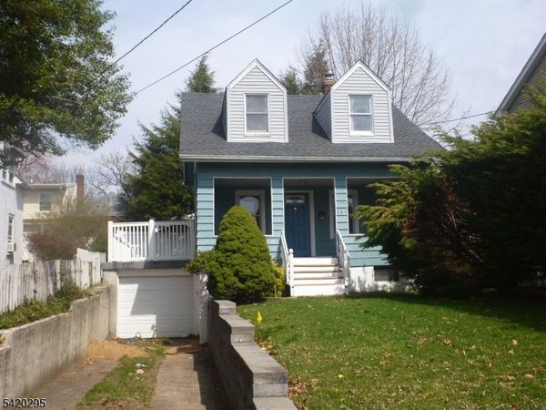222 Manhattan Ter, Dumont, NJ 07628