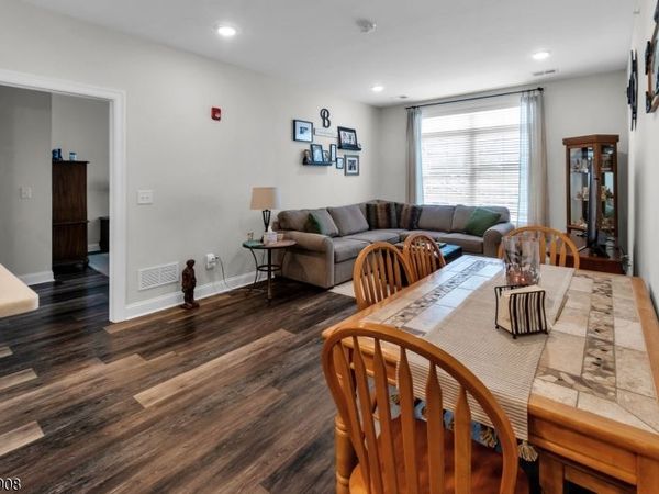 310 Centennial Ave, Unit 202, Cranford, NJ 07016