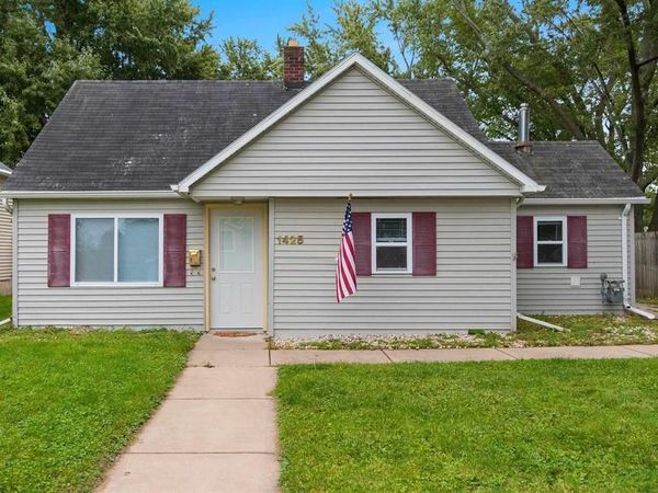1425 CLARK STREET, ALLOUEZ, WI 54301