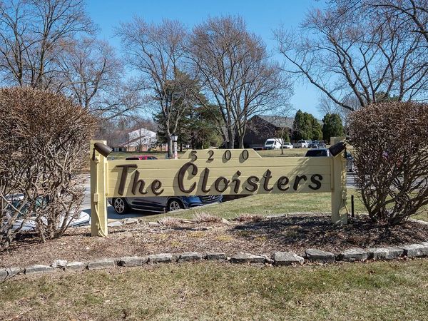 5200 S Tuckaway BOULEVARD, Unit 270D, Greenfield, WI 53221