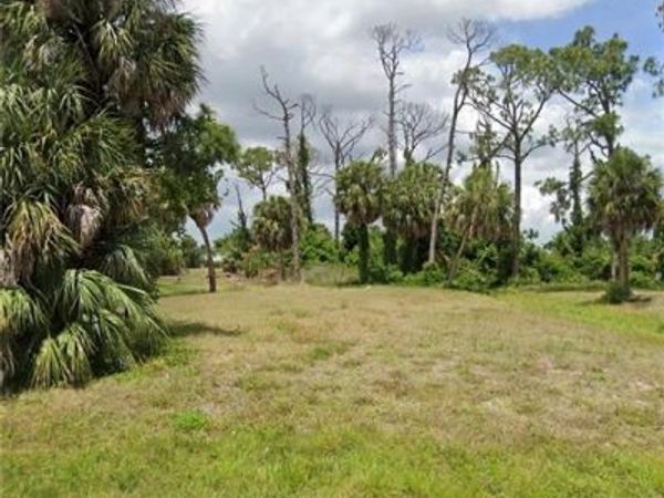 70 Bunker RD, ROTONDA WEST, FL 33947