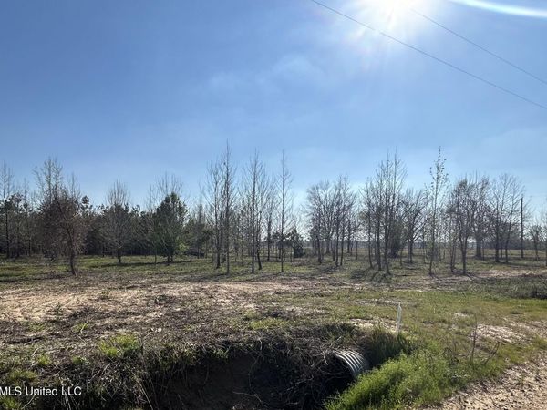 511 County Road 186, Greenwood, MS 38930