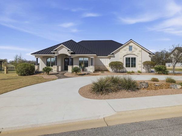 1020 Cielo Dr, Kerrville, TX 78028