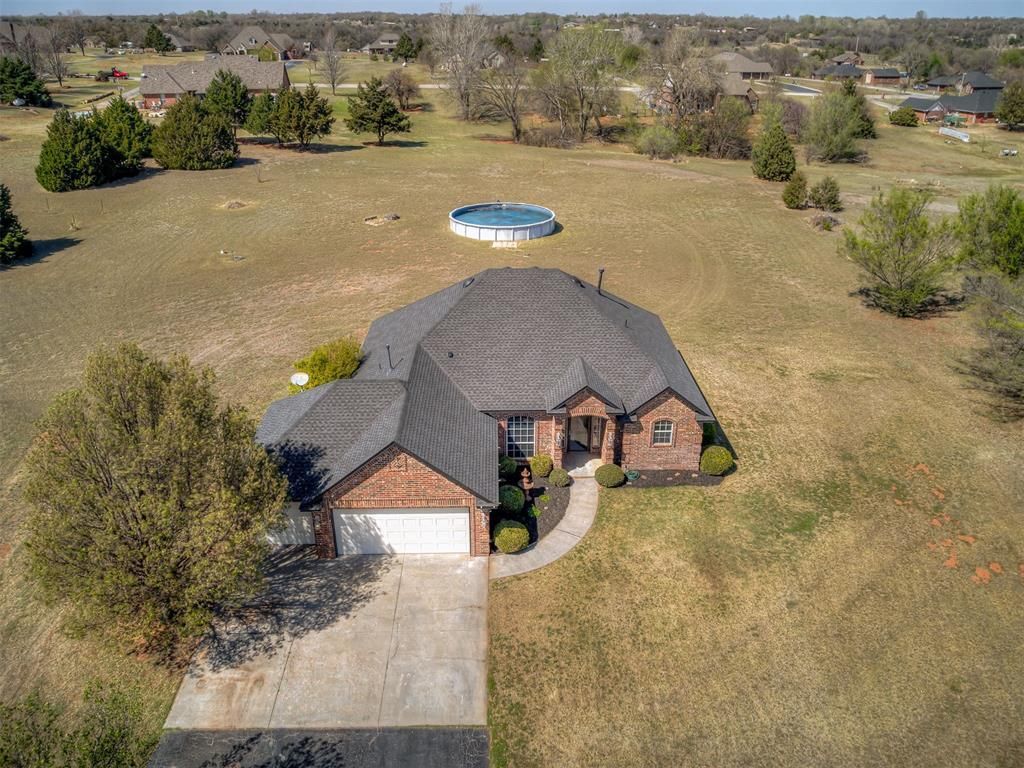 2911 Crane Circle, Blanchard, OK 73010 Main Photo
