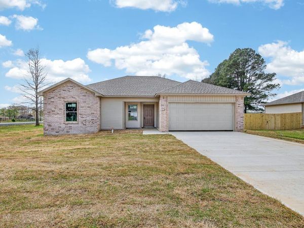 101 LLOYD HENDERSON Road, Beebe, AR 72012