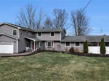 5755 Fisk Road, Lockport, NY 14094