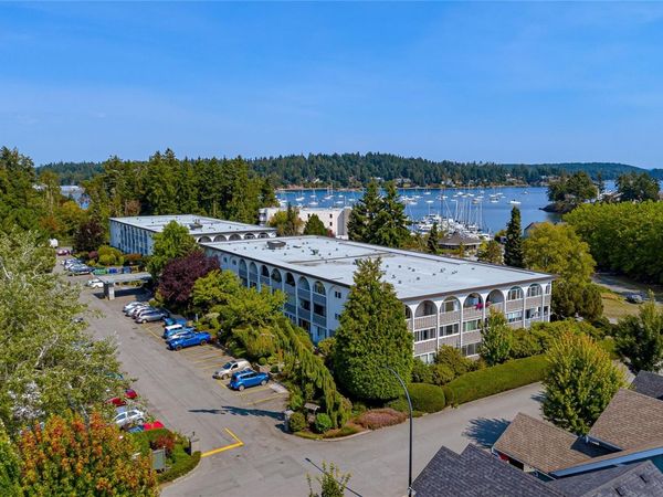 2040 White Birch Rd, Unit 108, Sidney, BC V8L 2R1