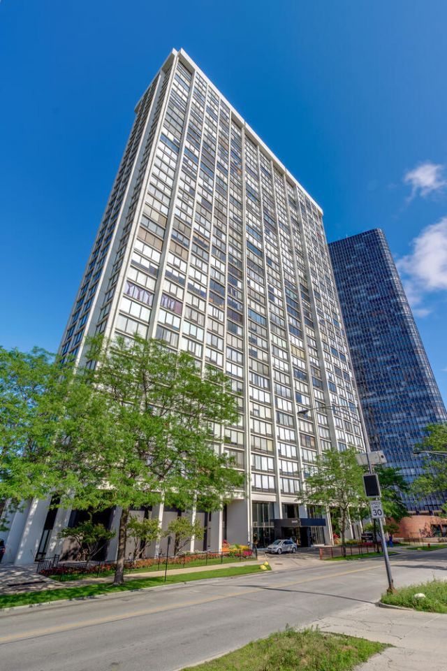 5445 N Sheridan Road, Unit 2708, Chicago, IL 60640 Main Photo