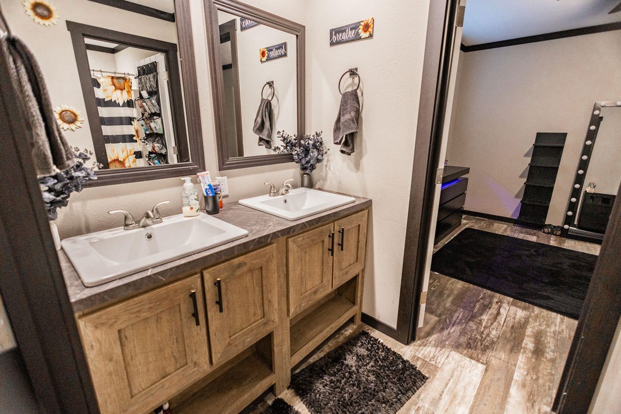 809 Coral Acres Drive Photo 12