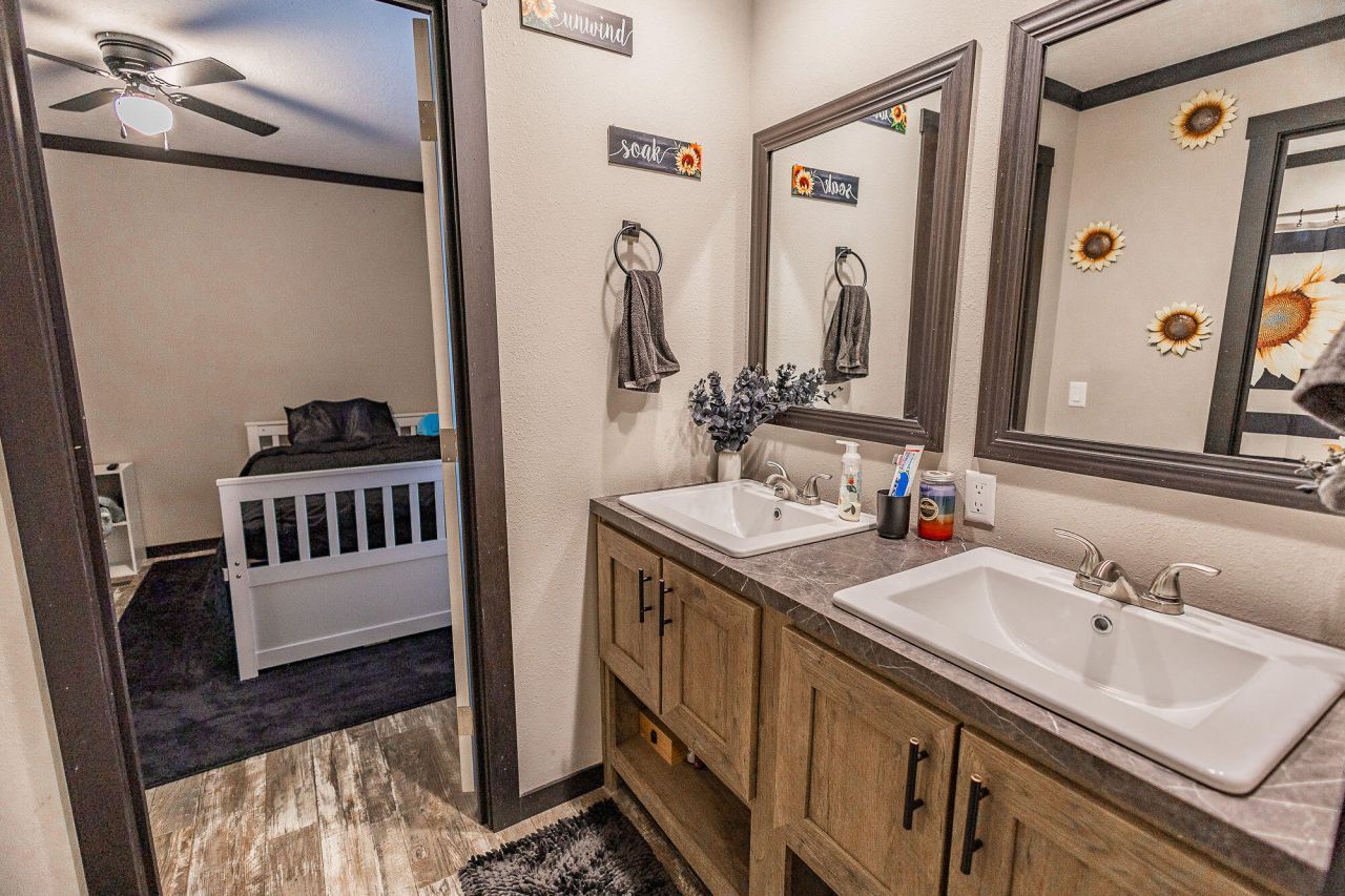 809 Coral Acres Drive Photo 14