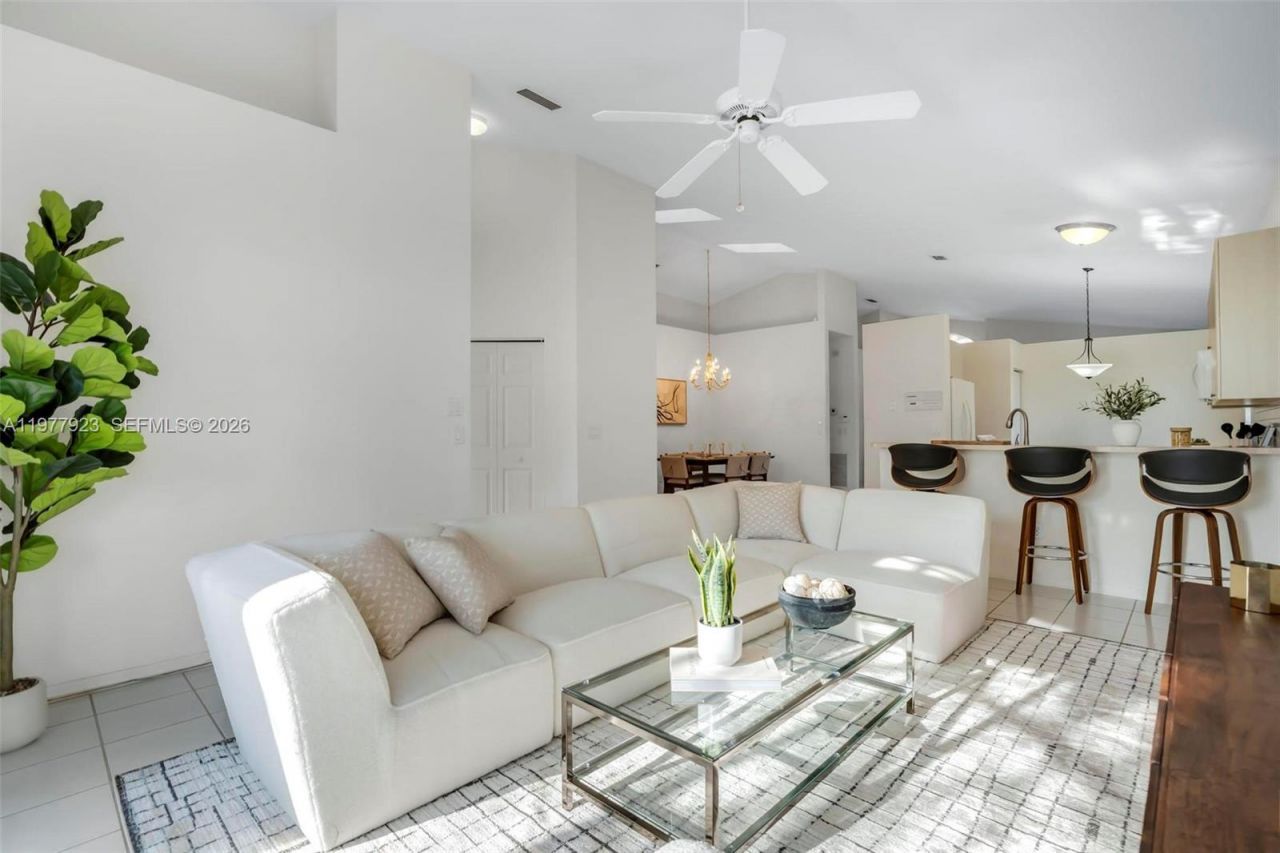 1601 SW 157th Ave, Pembroke Pines, FL 33027 Photo