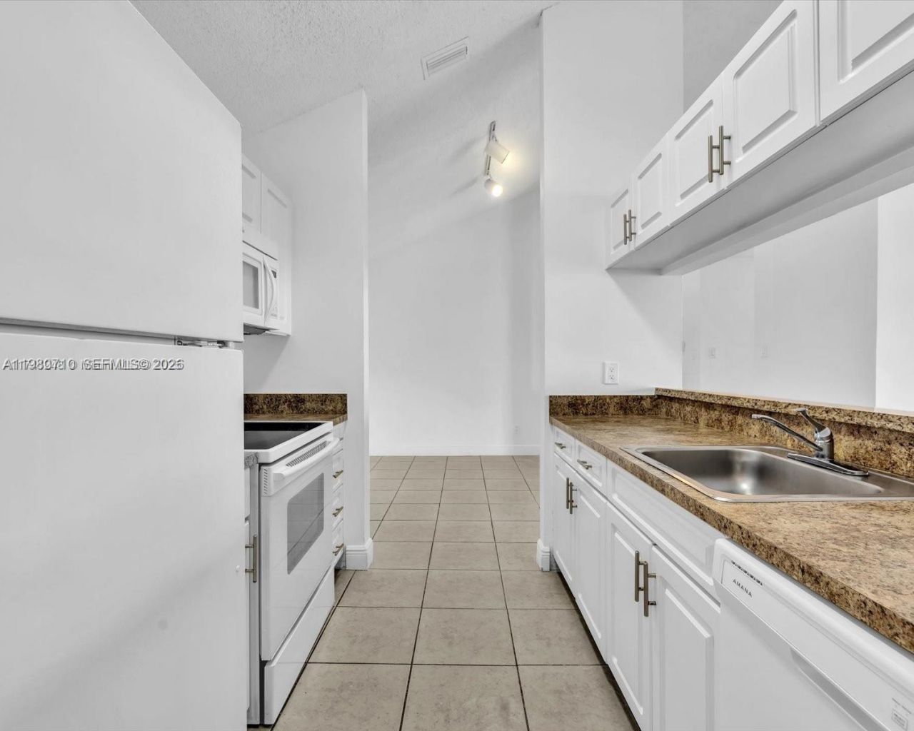 15770 SW 106th Ter , Unit 303, Miami, FL 33196 Photo