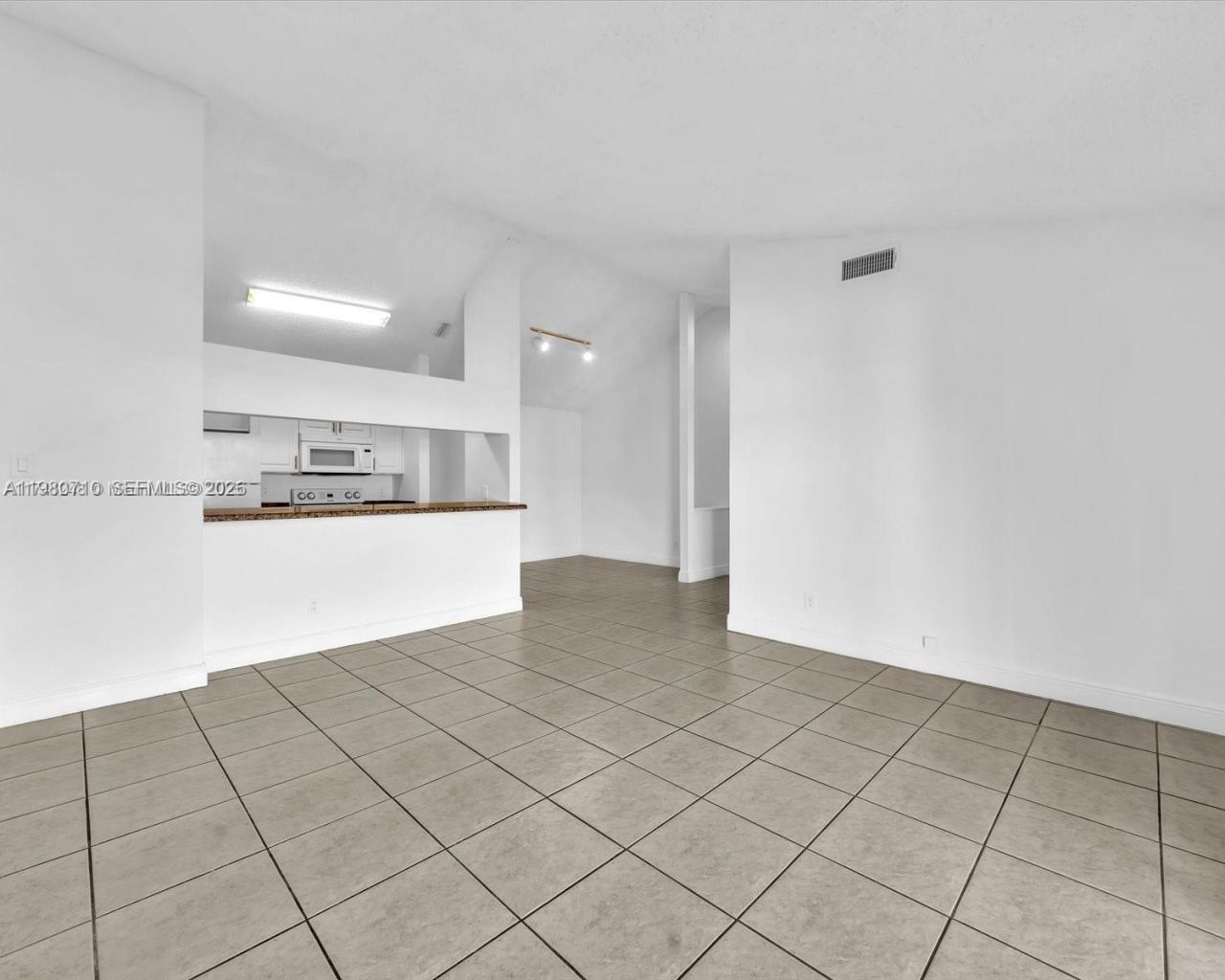 15770 SW 106th Ter , Unit 303, Miami, FL 33196 Photo