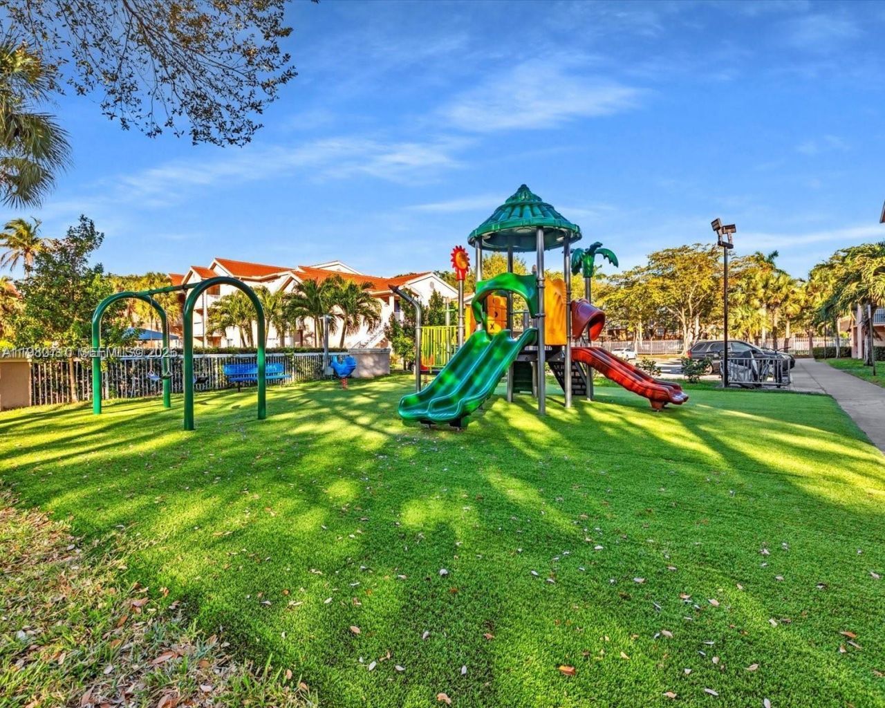 15770 SW 106th Ter , Unit 303, Miami, FL 33196 Photo