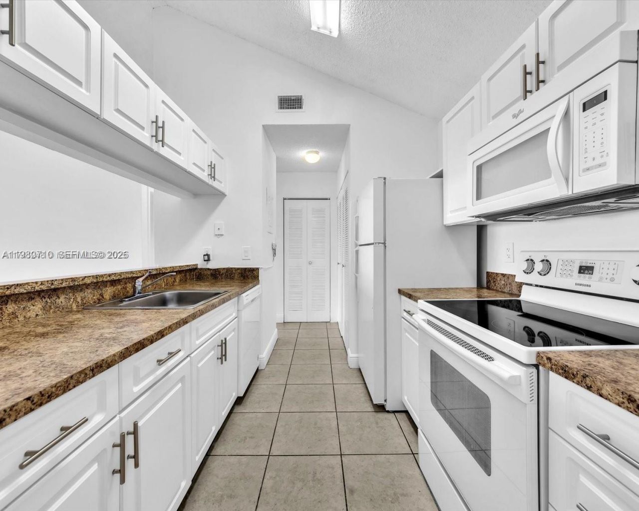 15770 SW 106th Ter, Unit 303, Miami, FL 33196 Photo