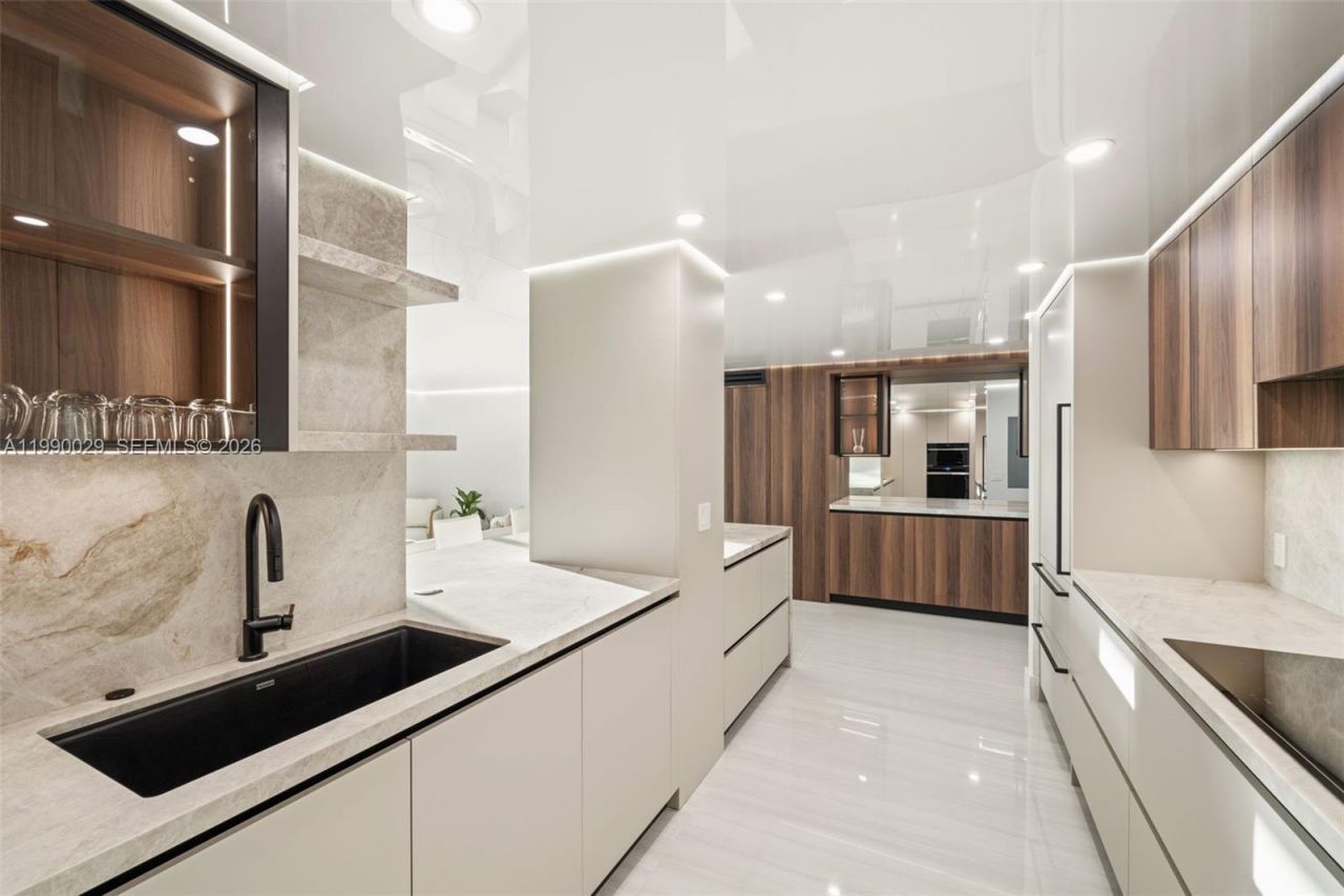 5555 Collins Ave, Unit 16H, Miami Beach, FL 33140 Photo