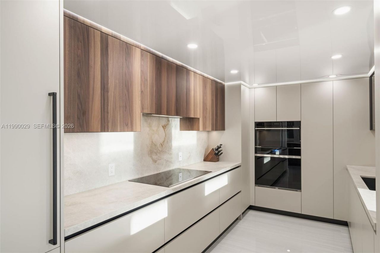 5555 Collins Ave, Unit 16H, Miami Beach, FL 33140 Photo