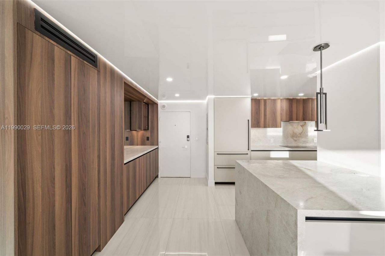 5555 Collins Ave, Unit 16H, Miami Beach, FL 33140 Photo