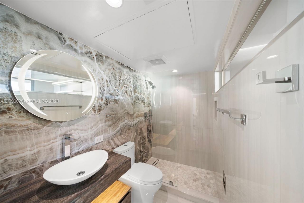 5555 Collins Ave, Unit 16H, Miami Beach, FL 33140 Photo