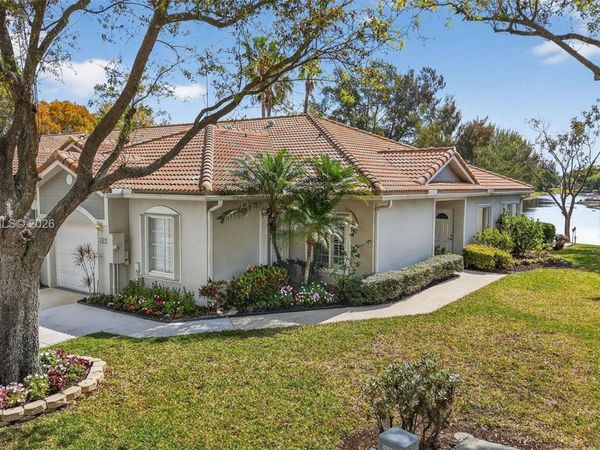 1012 SW 42nd Ave , Deerfield Beach, FL 33442