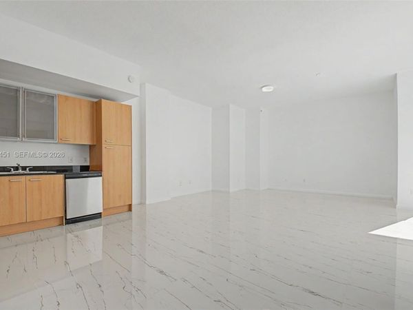 1350 NW 8th Ct , Unit B2-6, Miami, FL 33136