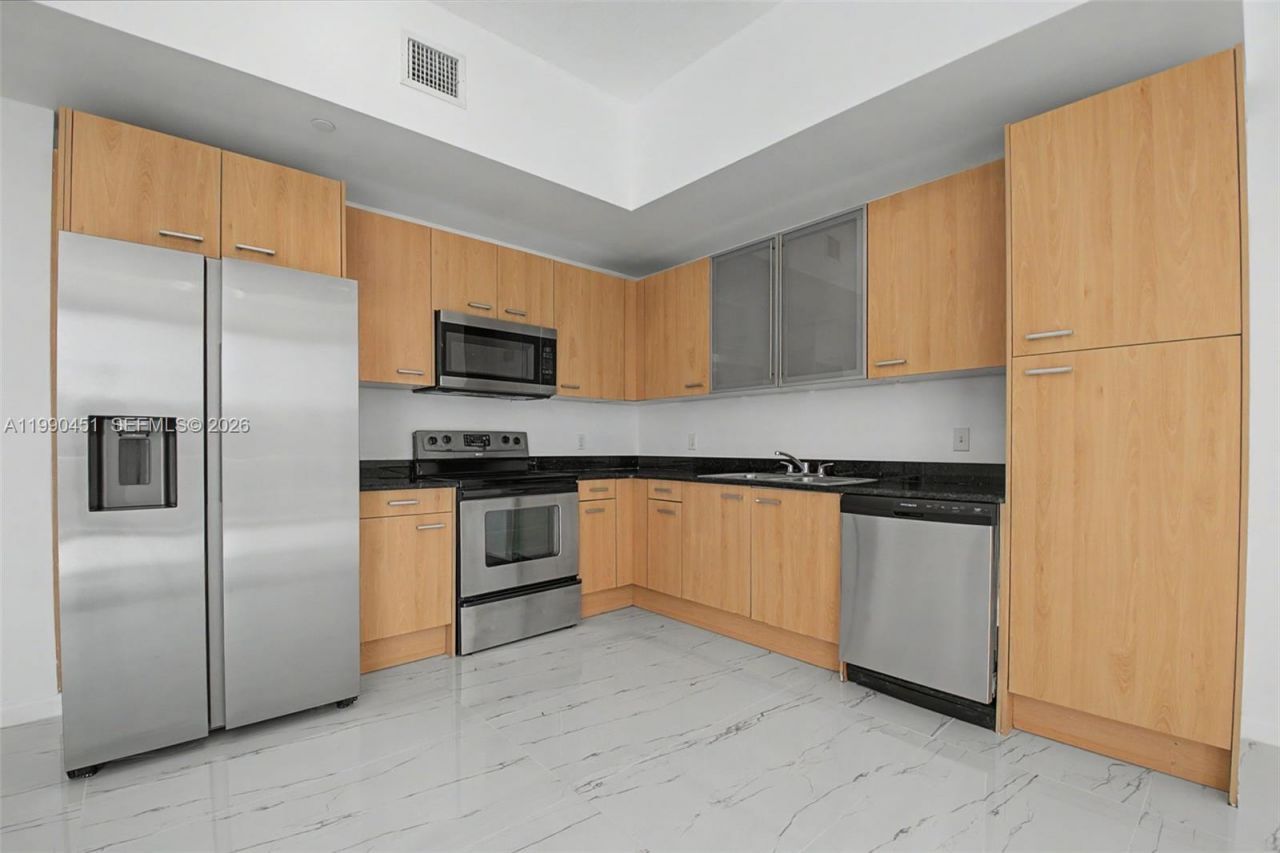 1350 NW 8th Ct , Unit B2-6, Miami, FL 33136 Photo