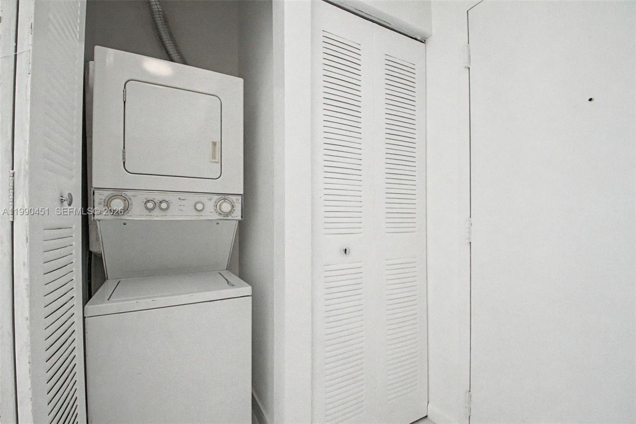 1350 NW 8th Ct , Unit B2-6, Miami, FL 33136 Photo