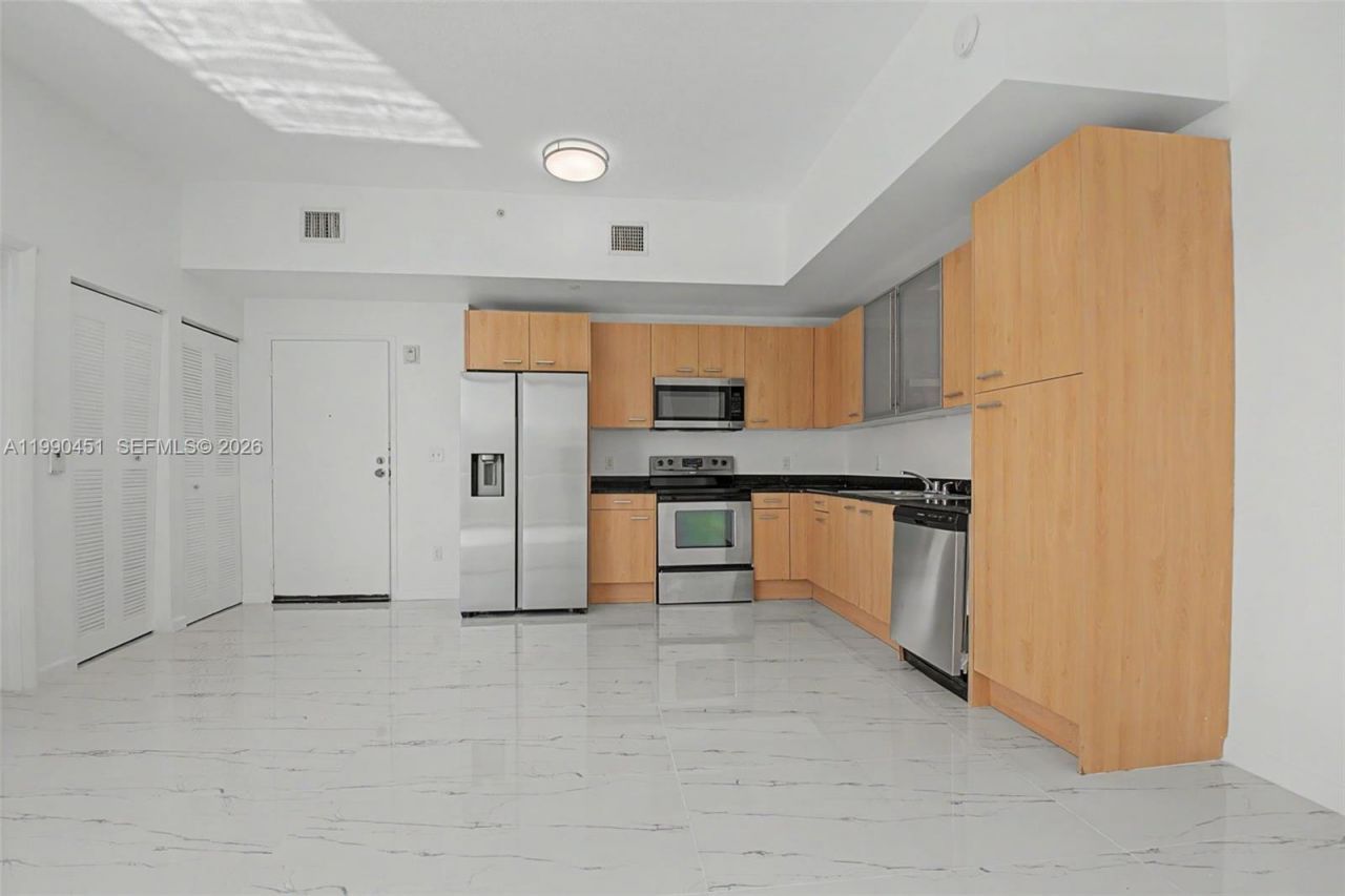 1350 NW 8th Ct , Unit B2-6, Miami, FL 33136 Photo