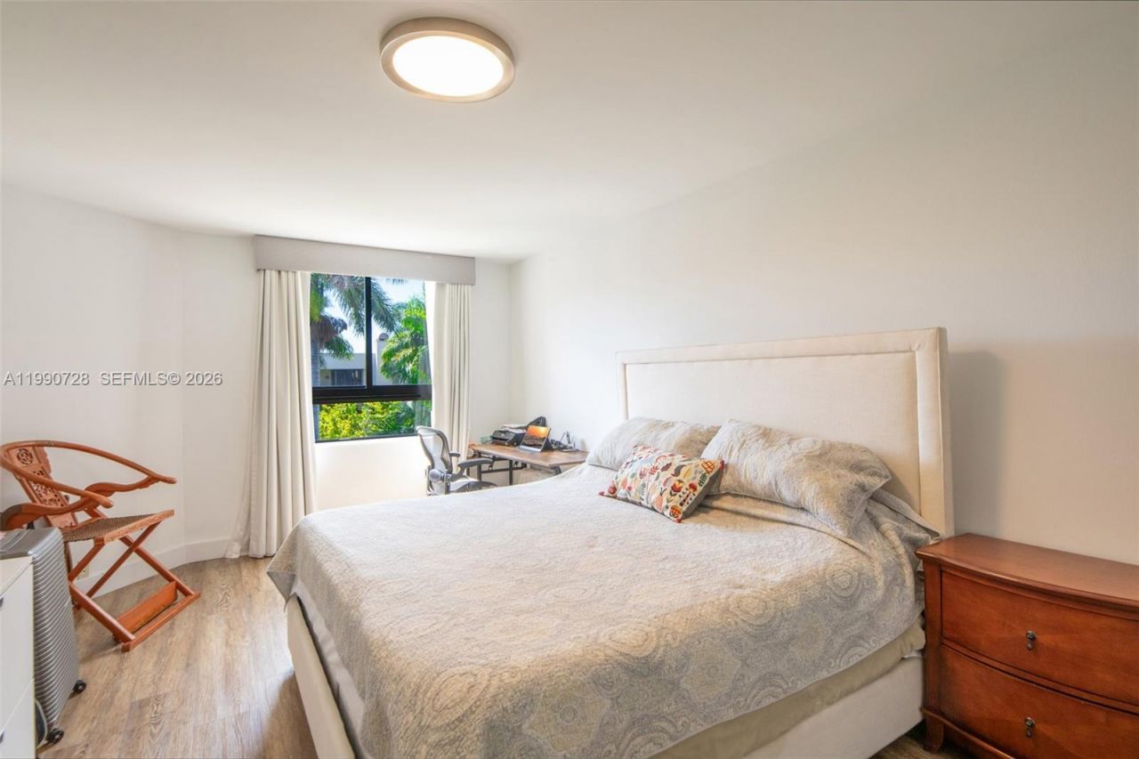 141 Crandon Blvd , Unit 431, Key Biscayne, FL 33149 Photo