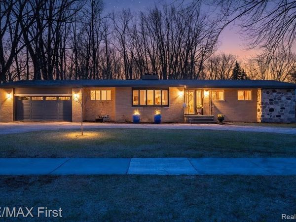 905 W Parker Avenue, Madison Heights, MI 48071