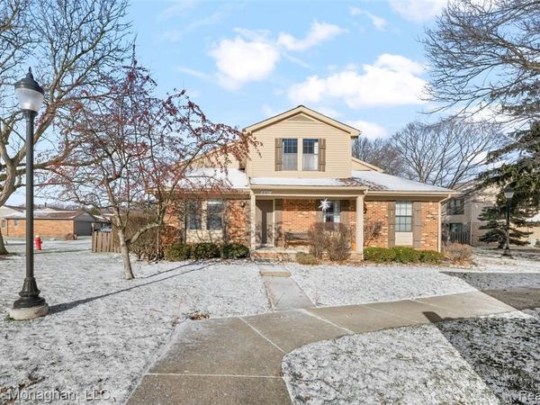 8641 Crabapple Lane, Warren, MI 48093