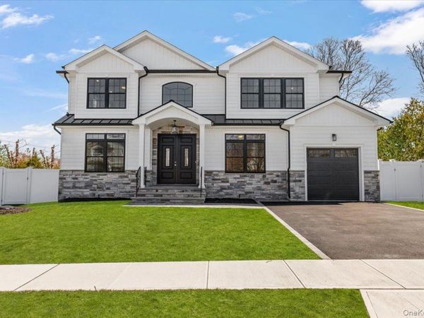 32 Sherman Road, Old Bethpage, NY 11804