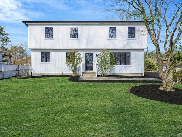 426 Lucerne Avenue , Shirley, NY 11967