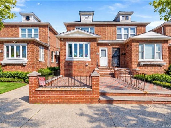 2734 Pearsall Avenue, Bronx, NY 10469