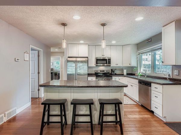 3142 Grimes Avenue N, Robbinsdale, MN 55422