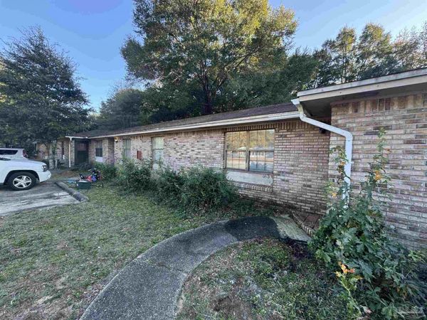 6417 Kennington Cir, Milton, FL 32570