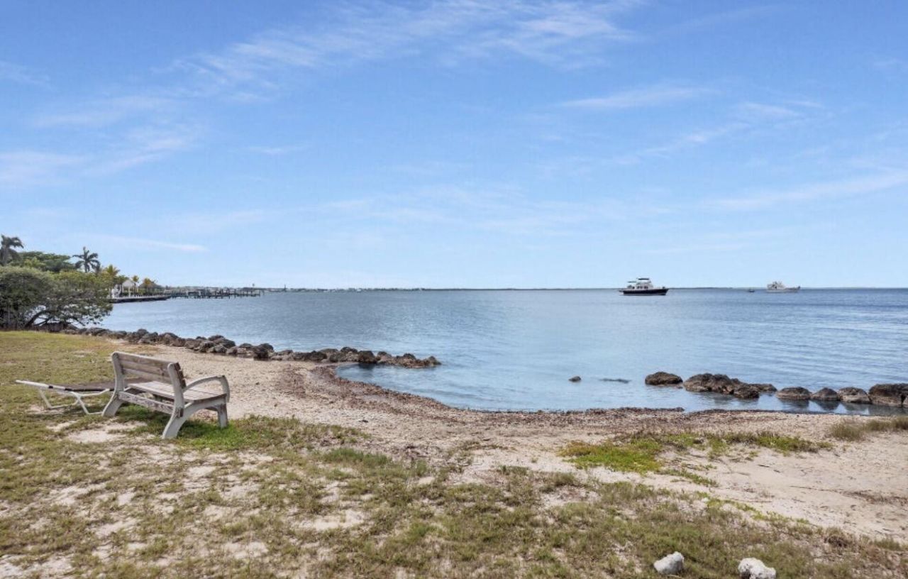 8 N Marlin Avenue, Key Largo, FL 33037 Photo