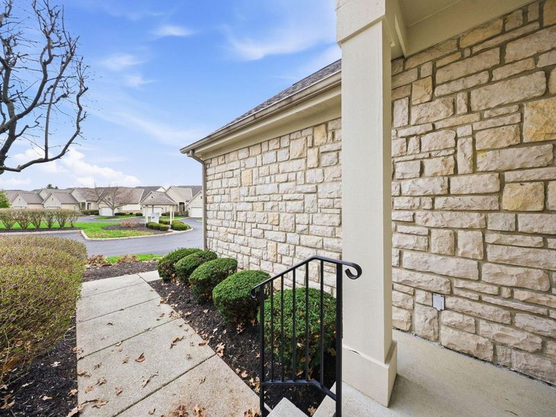 7825 Linksview Circle, Westerville, OH 43082 Photo 6