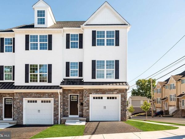 211 W 8TH STREET, BRIDGEPORT, PA 19405