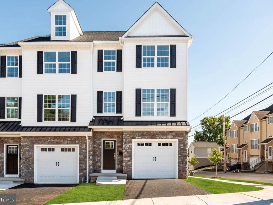 211 W 8th Street, Bridgeport, PA 19405 Main Photo