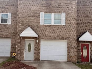 2 Brick Circle, Cross Lanes, WV 25313