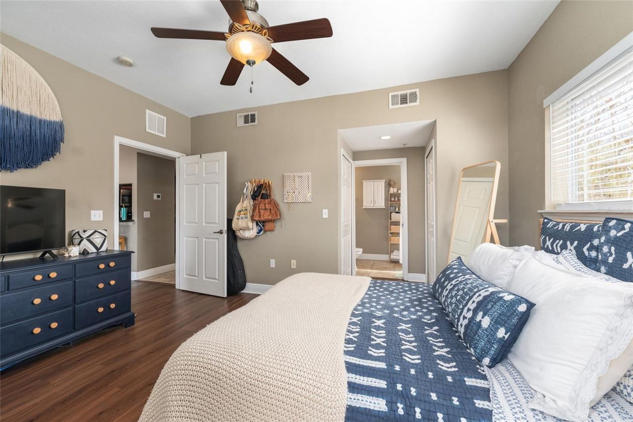 1460 NW 3rd Place , Unit 212, Gainesville, FL 32603 Photo