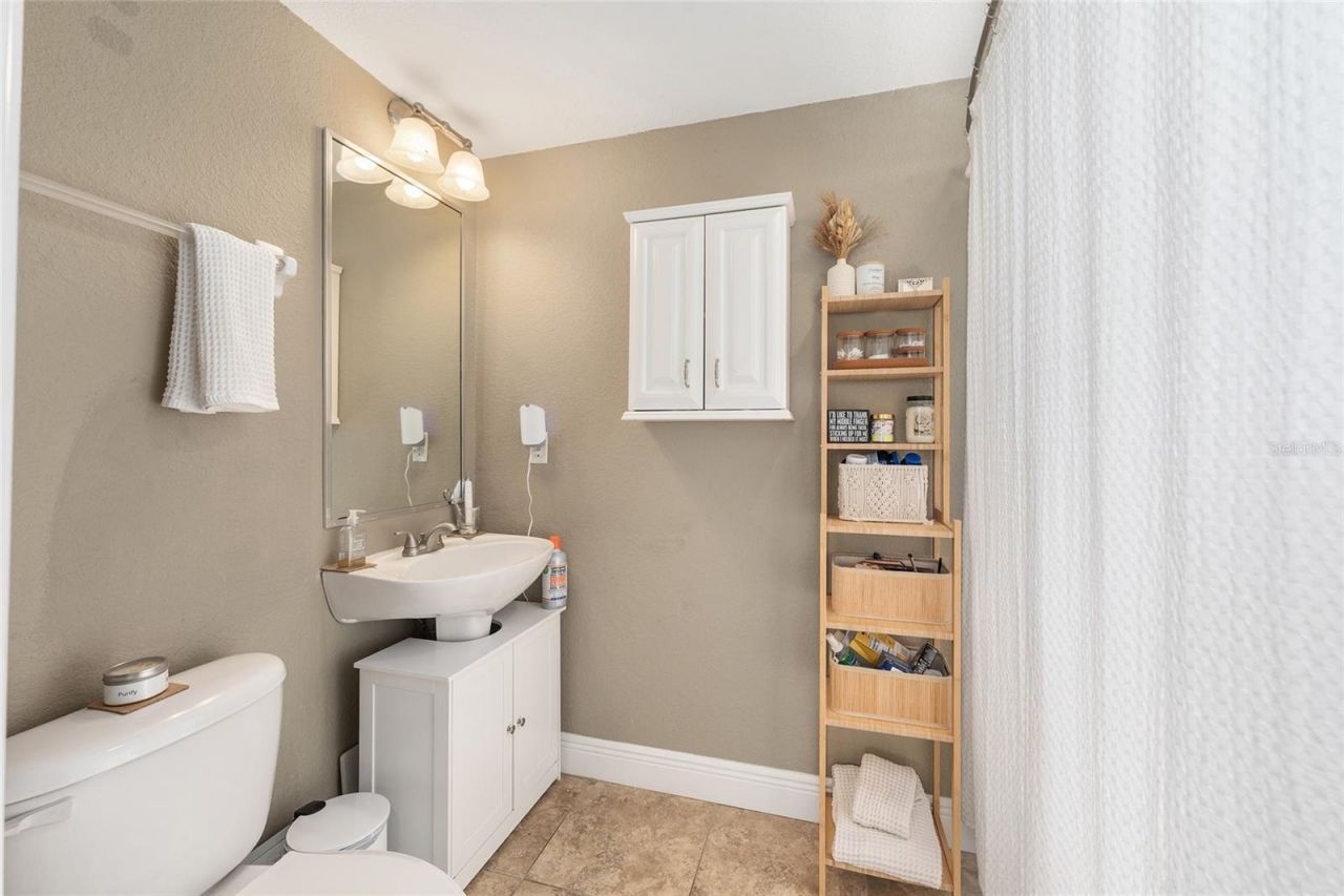 1460 NW 3rd Place , Unit 212, Gainesville, FL 32603 Photo