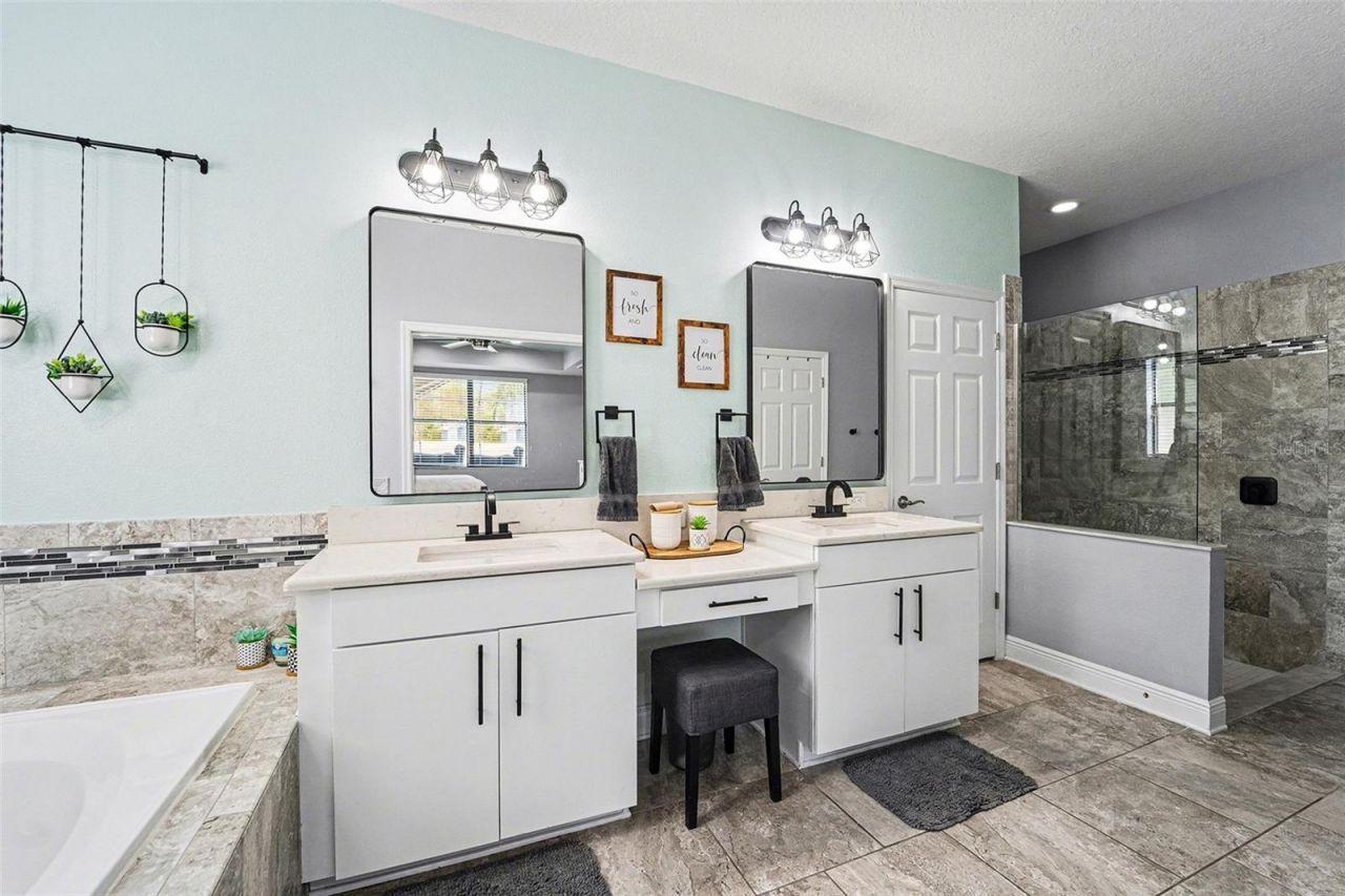 21827 Southern Charm Drive, Land O Lakes, FL 34637 Photo