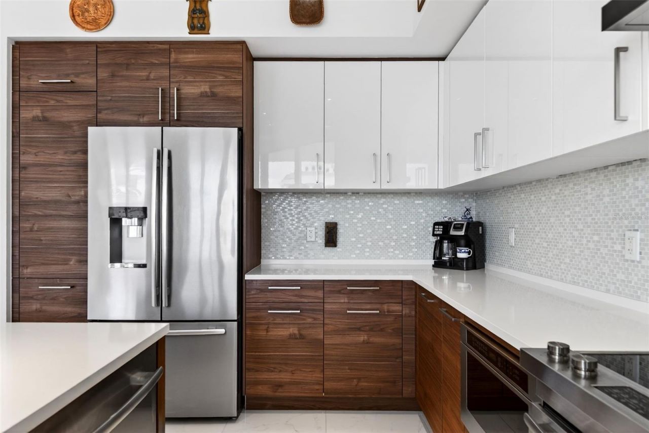 111 S Pineapple Avenue, Unit 806, Sarasota, FL 34236 Photo