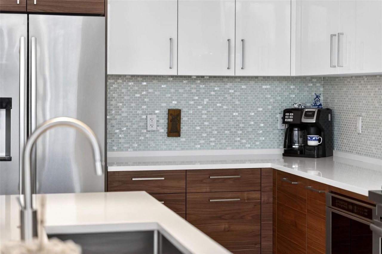 111 S Pineapple Avenue, Unit 806, Sarasota, FL 34236 Photo