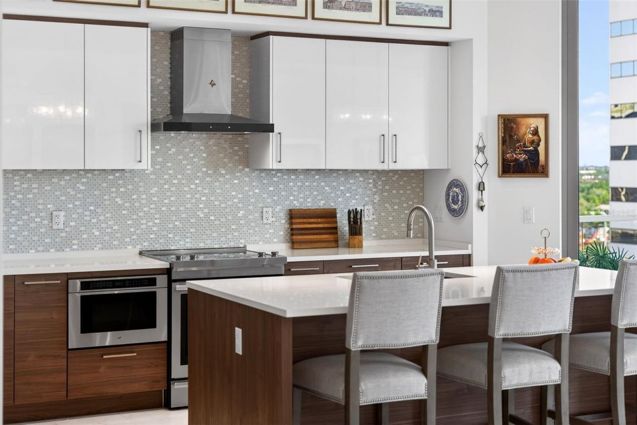 111 S Pineapple Avenue, Unit 806, Sarasota, FL 34236 Photo